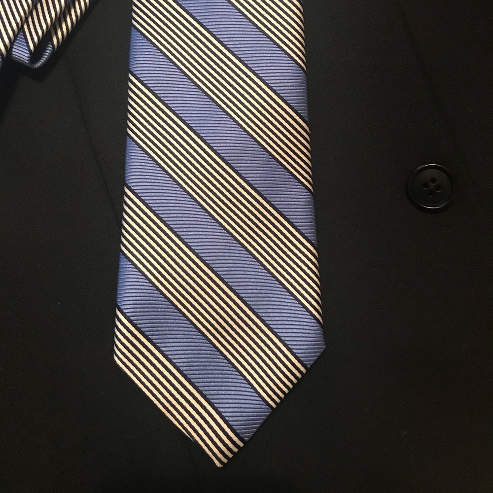 **Price Drop** Brooks Brothers Tie